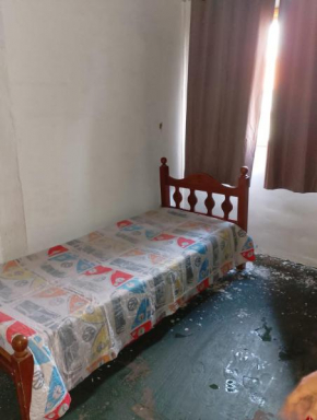 Quarto e banheiro particular